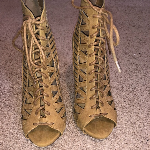 Heeled booties - Picture 2 of 5